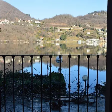 Giardino Con Pontile Sul Lago D'orta In Riva Villa Orta San Giulio